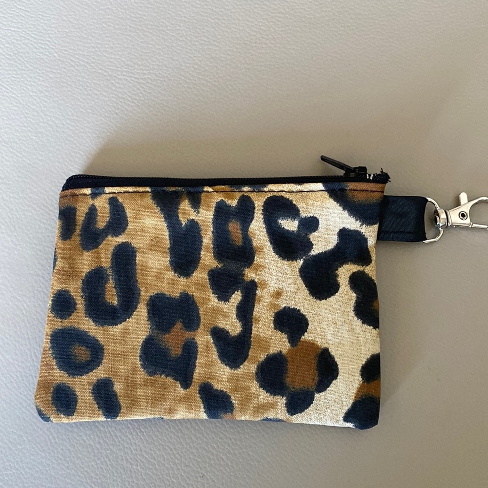 New ombré leopard print coin purse with lobster clasp